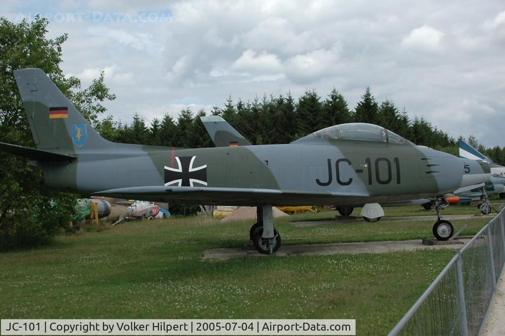 JC-101, Canadair CL-13B Sabre 6 C/N S6-1696, North American F-86E Sabre