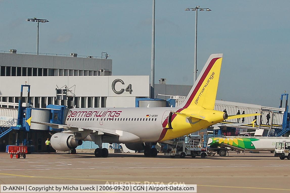 D-AKNH, 1998 Airbus A319-112 C/N 794, Getting ready for departure