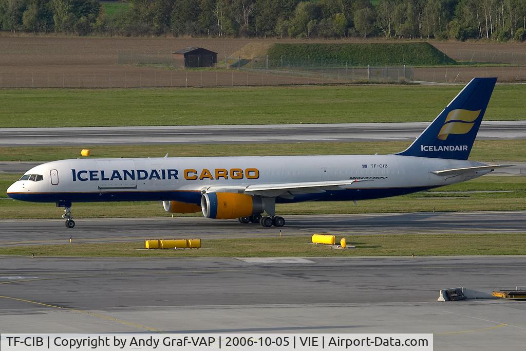TF-CIB, 1992 Boeing 757-204 C/N 26962, On the way to threshold RWY29.