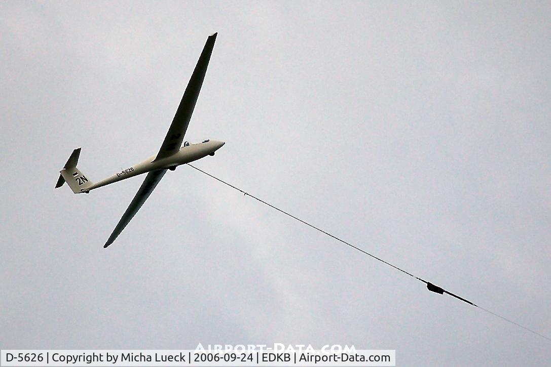 D-5626, Schleicher ASK-21 C/N 21082, Flying start...