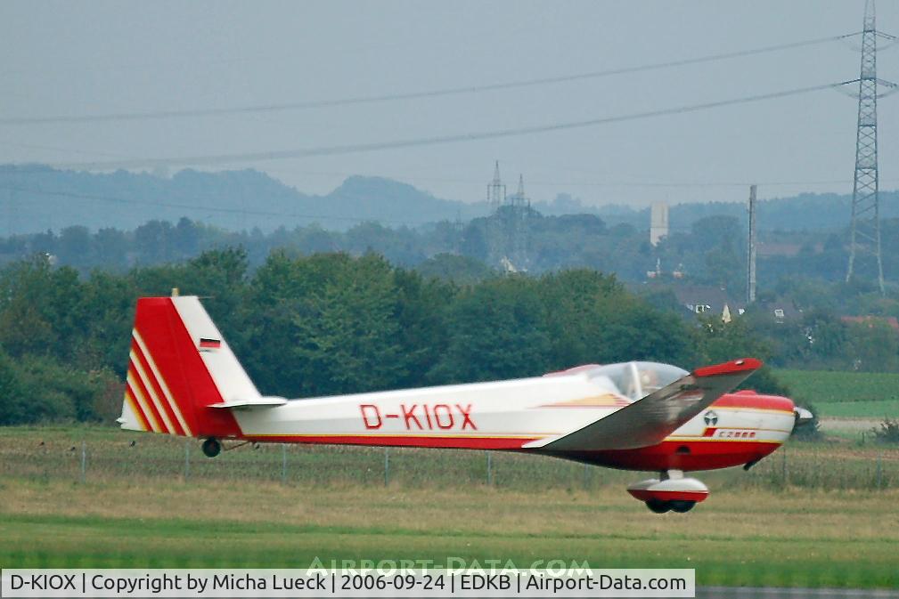 D-KIOX, Scheibe SF-25C Falke C/N 44507, in Hangelar/Germany