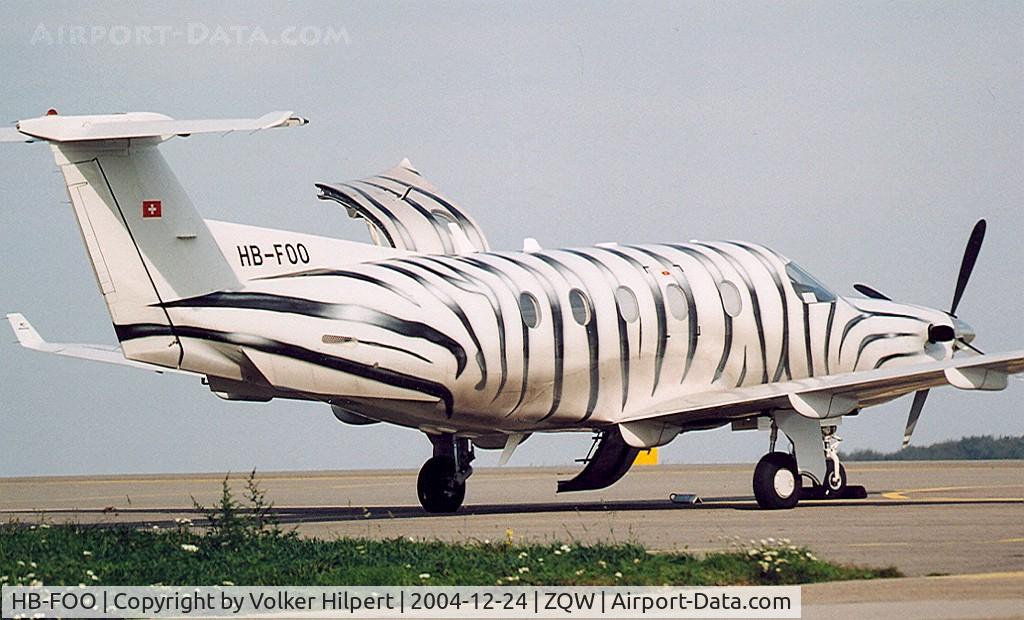 HB-FOO, 1999 Pilatus PC-12/45 C/N 290, Nice colour scheme
