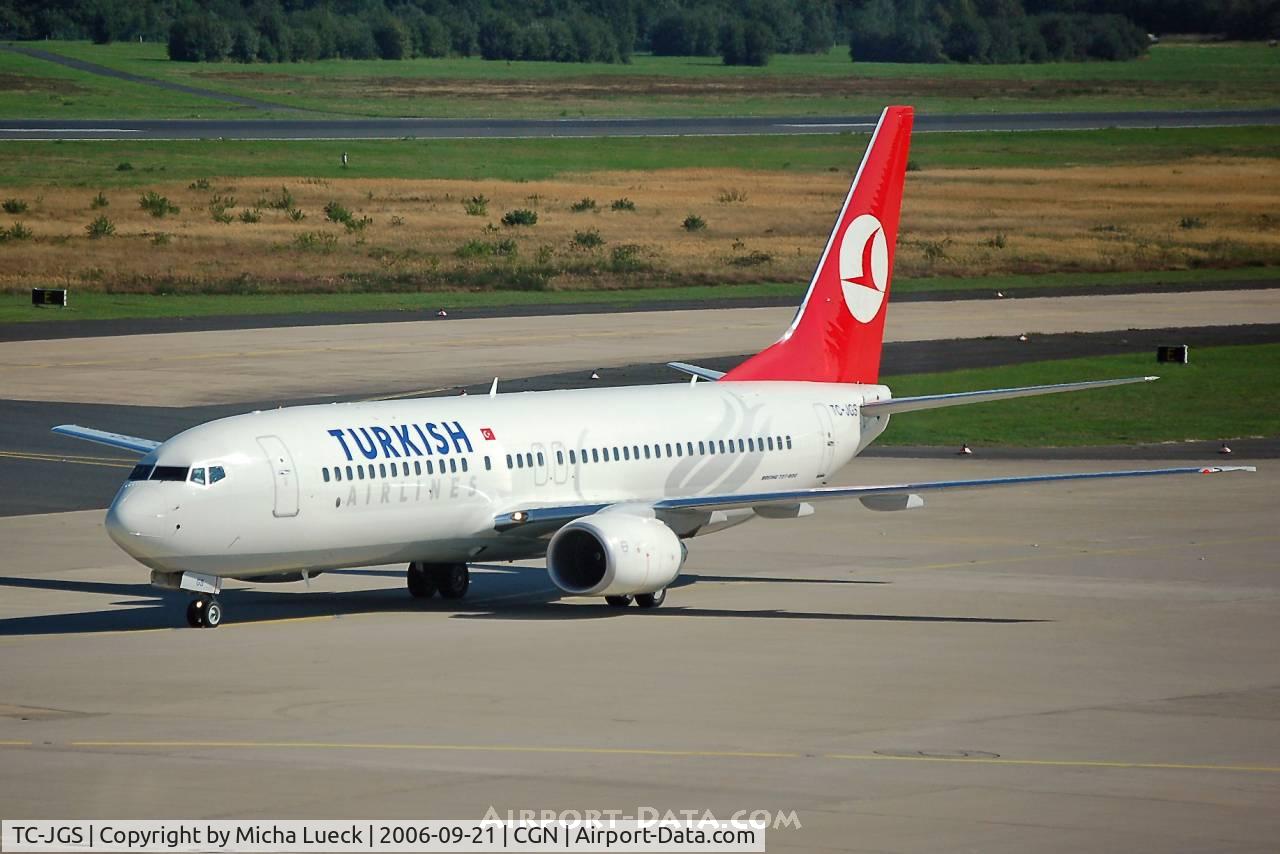 TC-JGS, 2006 Boeing 737-8F2 C/N 34416, Taxiing to the gate