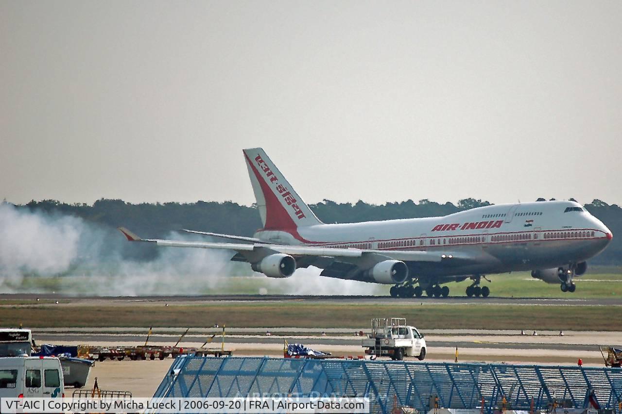 VT-AIC, 1989 Boeing 747-4B5 C/N 24198, Burning rubber in Frankfurt