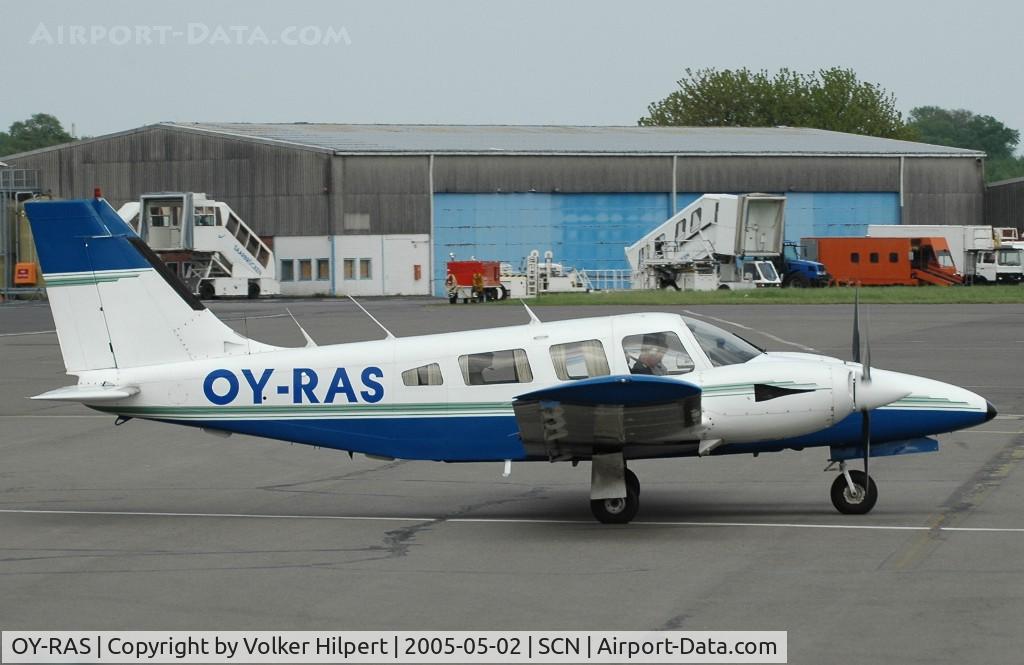 OY-RAS, 1982 Piper PA-34-220T  Seneca III C/N 34-8233058, Piper PA-34-220T