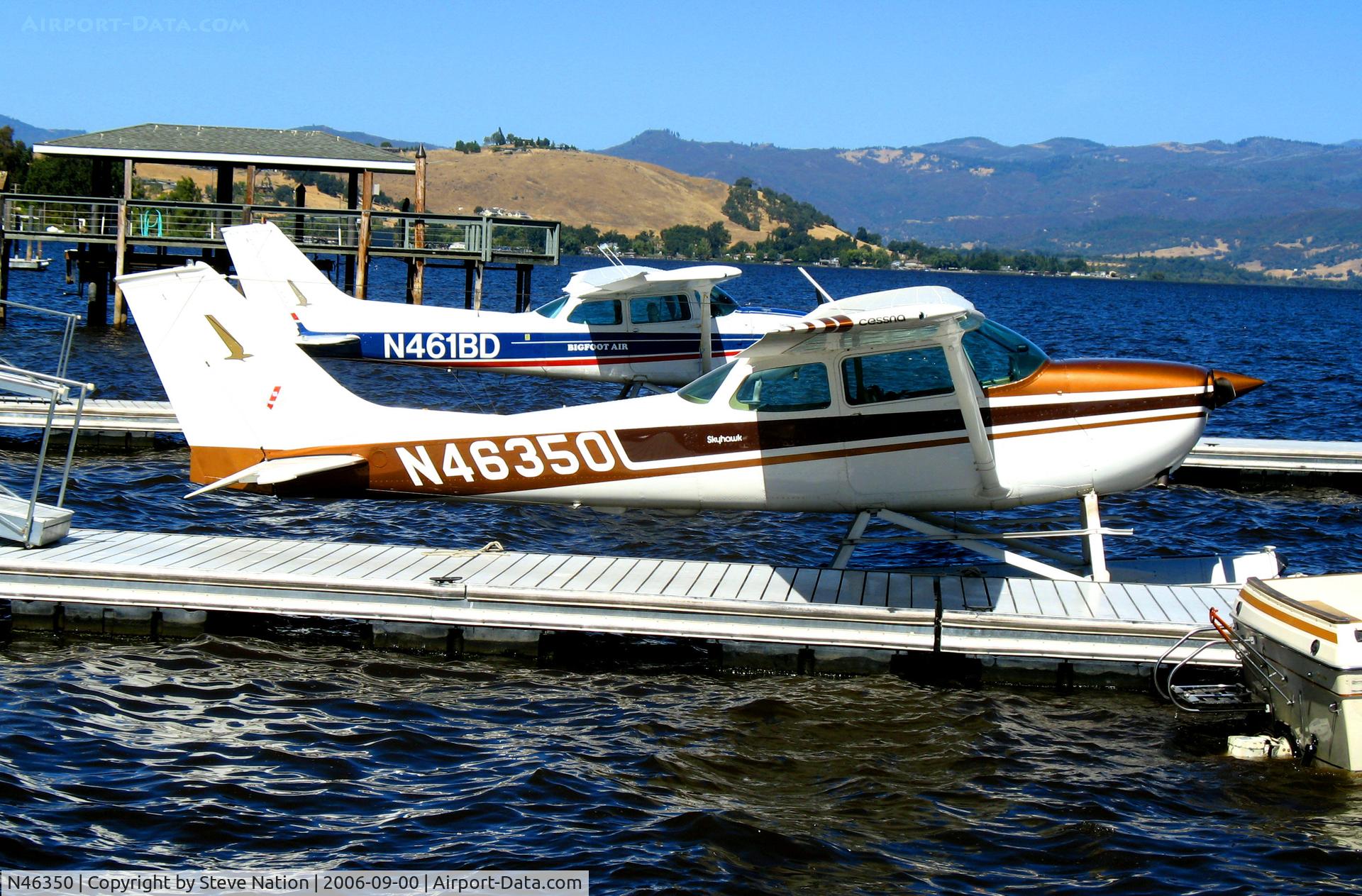 N46350, 1968 Cessna 172K Skyhawk C/N 17257203, Phoenix Flying Club 1968 Cessna 172K moored at Skylark Shores Motel, Lakeport, CA for 2006 Clear Lake Splash-in