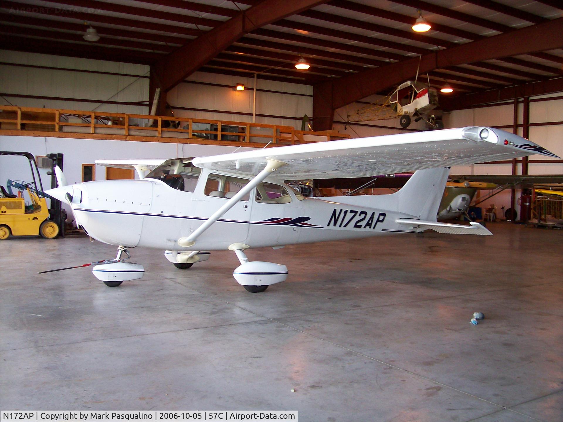 N172AP, 1976 Cessna 172M C/N 17266592, Cessna 172