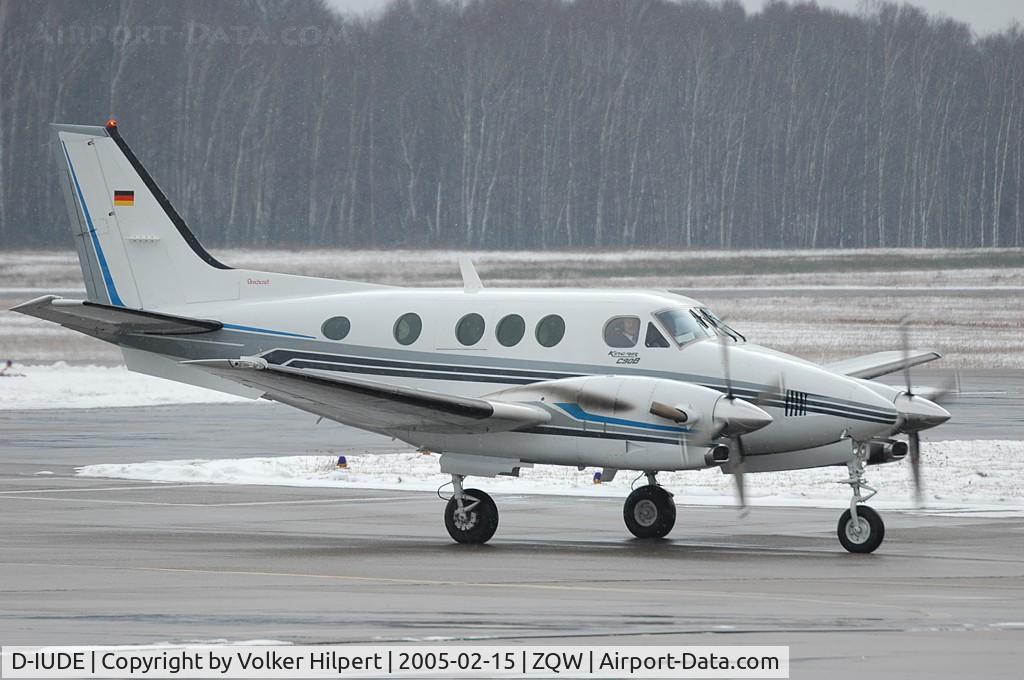 D-IUDE, Beech C90B King Air C/N LJ-1323, Beech King Air 90