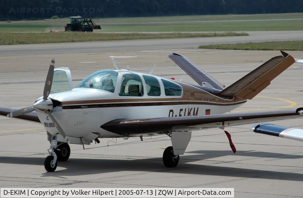 D-EKIM, 1950 Beech V35B Bonanza C/N D-2495, Beech V35B Bonanza