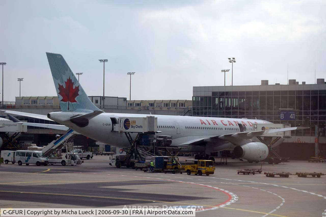 C-GFUR, 2000 Airbus A330-343 C/N 344, Getting ready for the flight back to Canada
