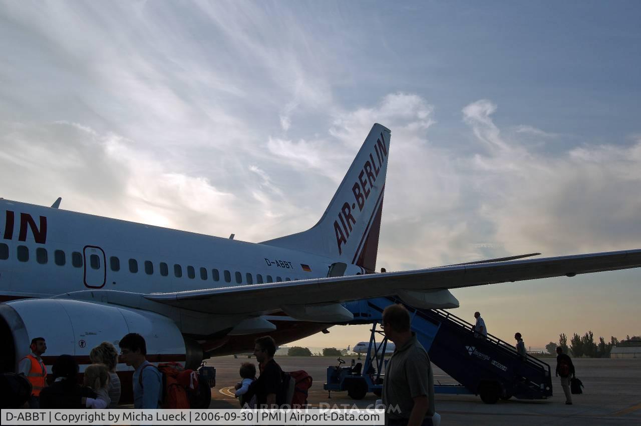 D-ABBT, 2001 Boeing 737-76N C/N 32582, Boarding for the flight to Frankfurt
