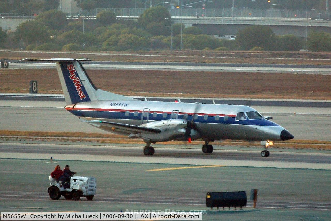 N565SW, 1998 Embraer EMB-120ER Brasilia C/N 120340, Emraer 120 Brasilia of SkyWest