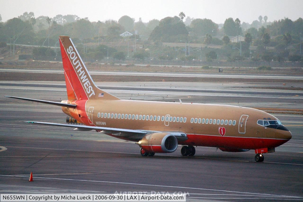 N655WN, 1997 Boeing 737-3H4 C/N 28400, Taxiing to the runway for take-off
