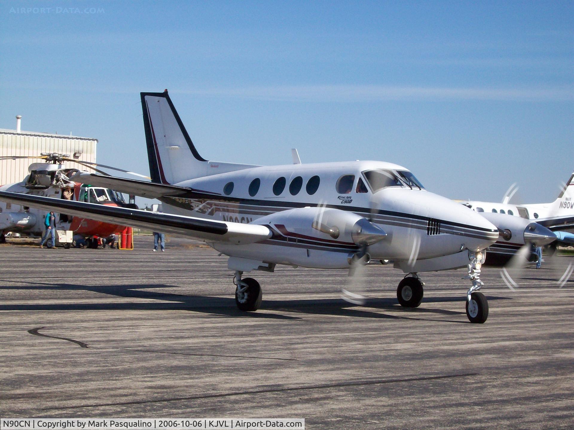 N90CN, 1995 Beech C90A King Air C/N LJ-1410, Beech C90A