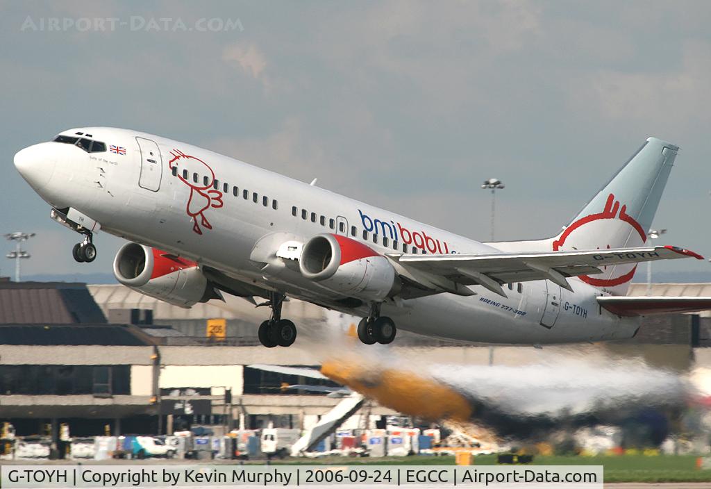 G-TOYH, 1998 Boeing 737-36N C/N 28570, Baby booming off 24R