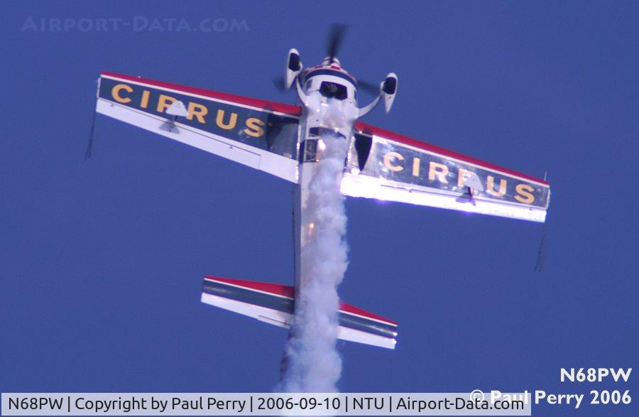 N68PW, Extra EA-300S C/N 030, Headed into a hammerhead stall