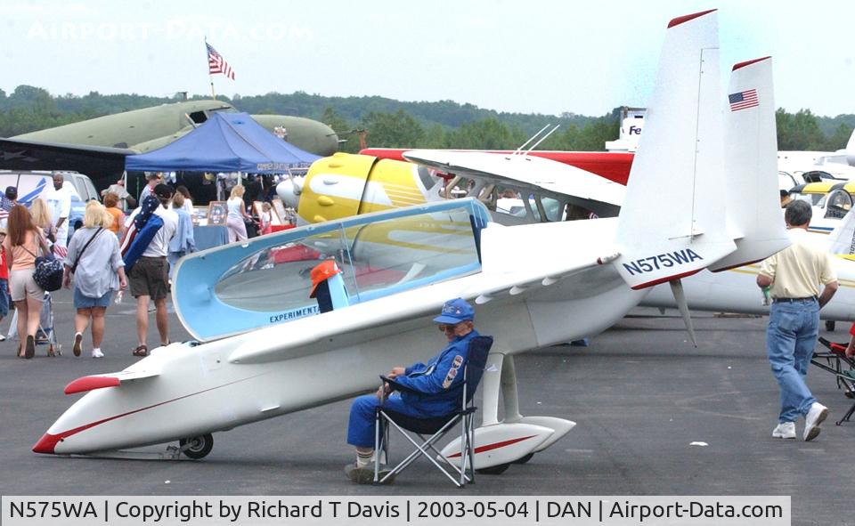 N575WA, 1984 Rutan Long-EZ C/N 575, 1984 Long-EZ at Danville Skyfest 2003