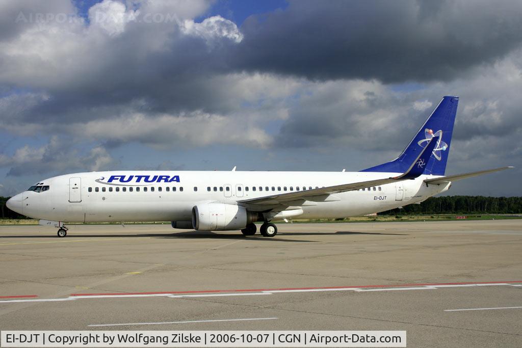 EI-DJT, 1999 Boeing 737-86N C/N 28592, visitor