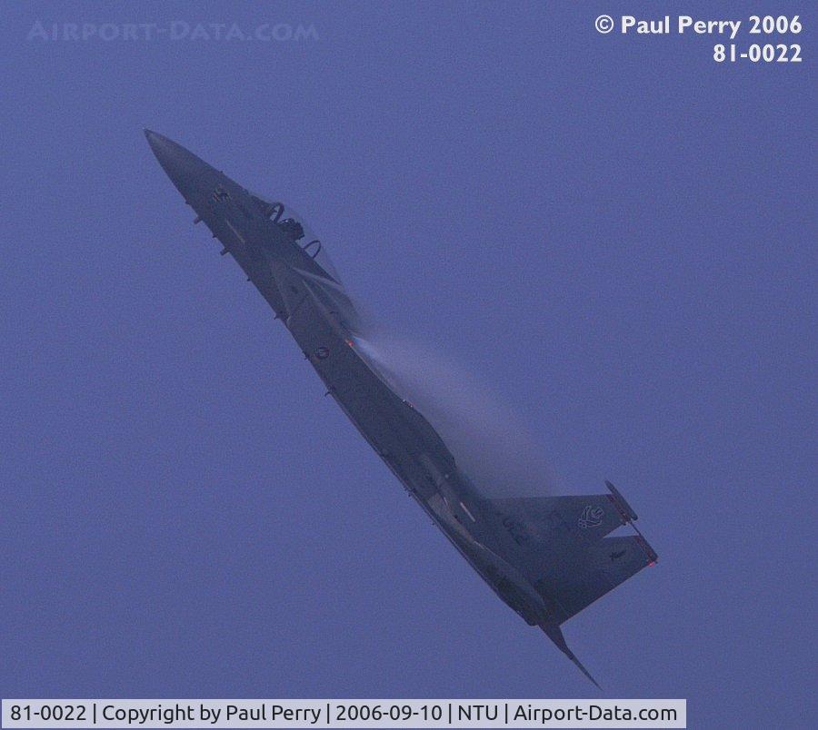 81-0022, 1981 McDonnell Douglas F-15C Eagle C/N 0738/C205, Pulling the G's as she goes vertical