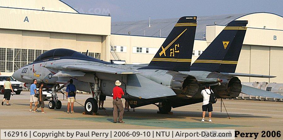 162916, Grumman F-14B Tomcat C/N 564, Last of the many, F-14B hull on static at Oceana