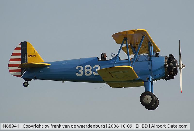 N68941, 1943 Boeing B75N1 C/N 75-8044, short final at his home field ,Budel the netherlands on the 9th oktober 2006