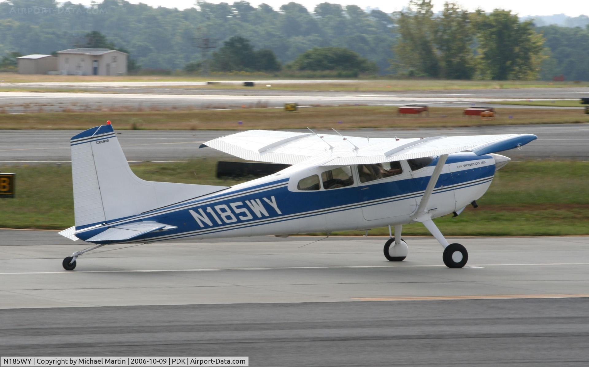 N185WY, 1967 Cessna A185E Skywagon 185 C/N 185-1229, Taxing to Runway 2L