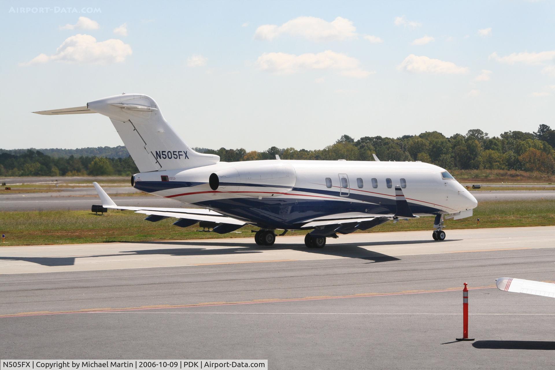 N505FX, 2003 Bombardier Challenger 300 (BD-100-1A10) C/N 20006, Taxing to Runway 2R