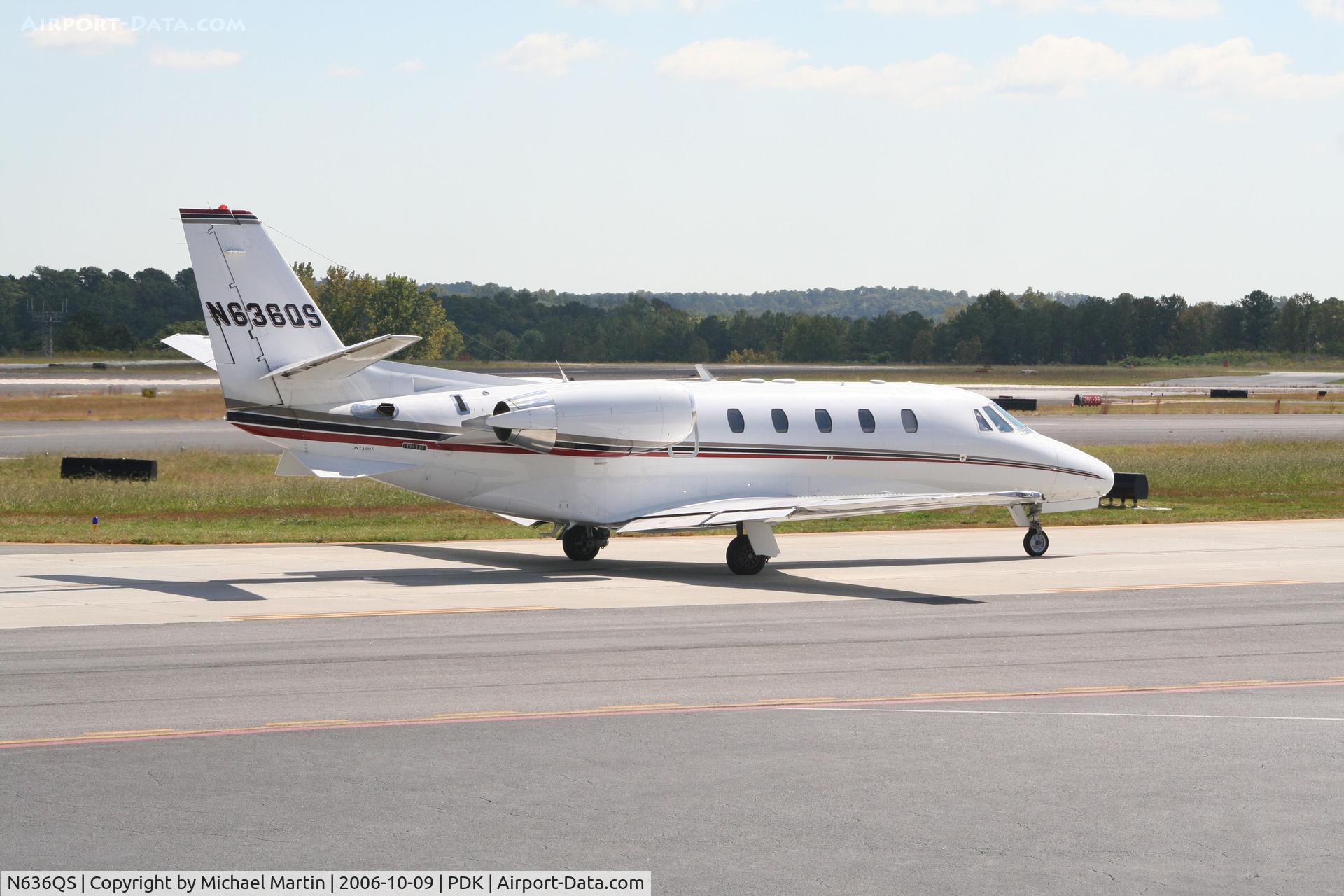 N636QS, 2002 Cessna 560XL Citation Excel C/N 560-5304, Taxing to Runway 2R