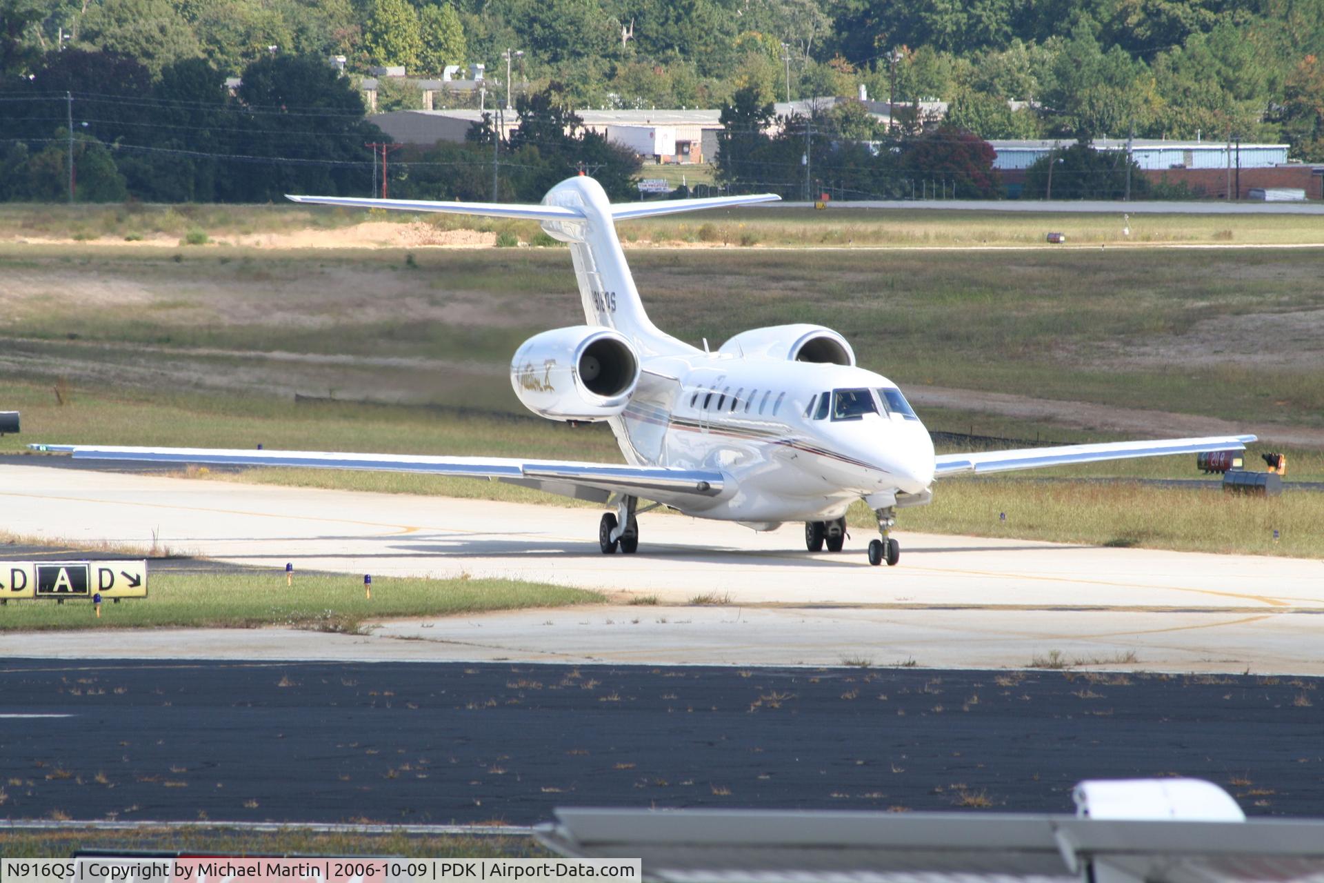N916QS, 2000 Cessna 750 Citation X C/N 750-0116, Taxing to Runway 2R