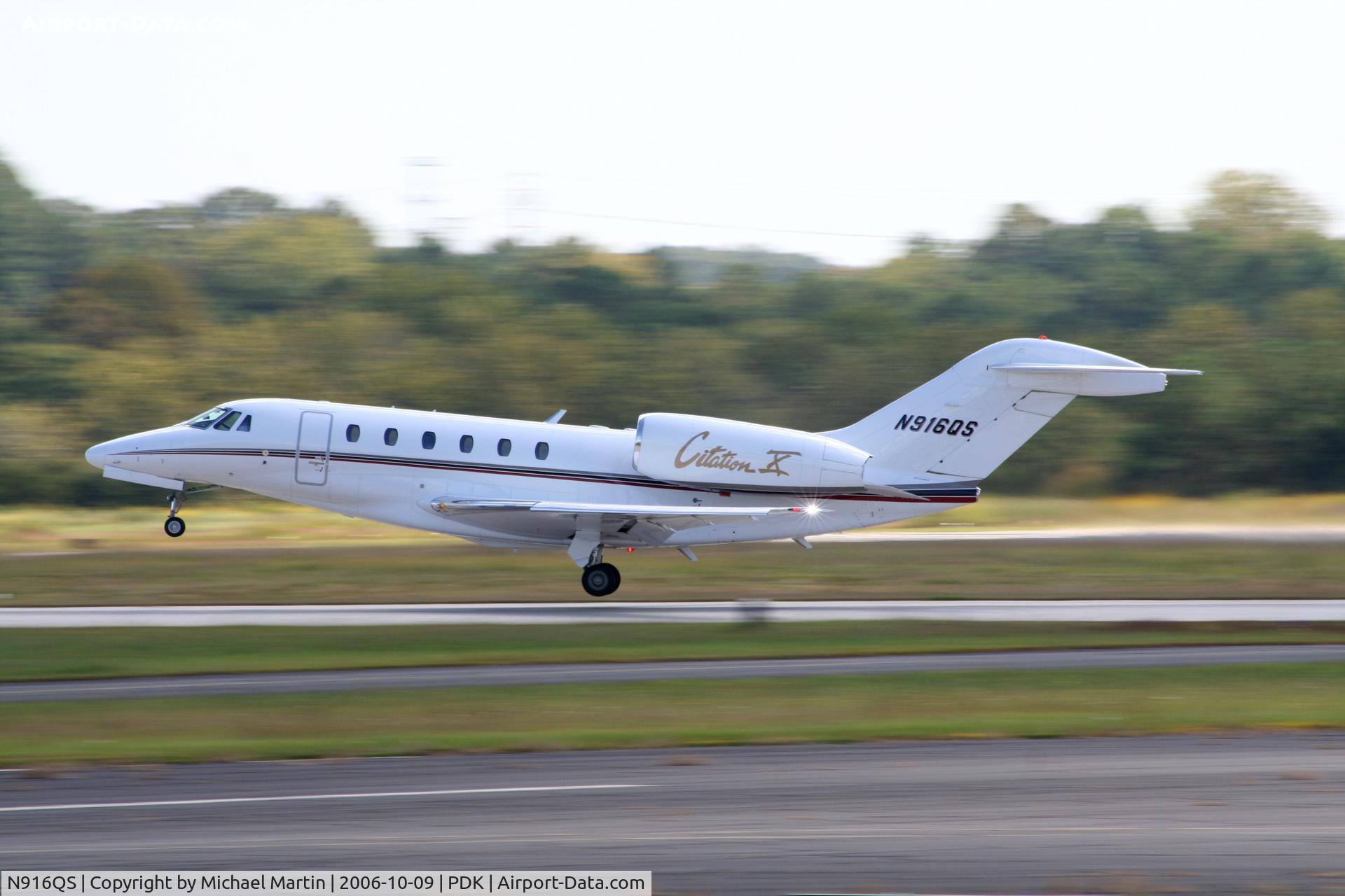 N916QS, 2000 Cessna 750 Citation X C/N 750-0116, Departing PDK enroute to PNE