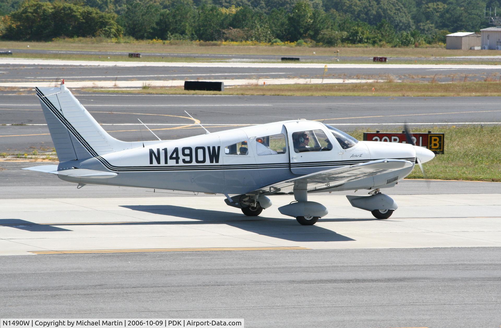 N1490W, 1976 Piper PA-28-181 C/N 28-7690282, Taxing to Mercury Air Center