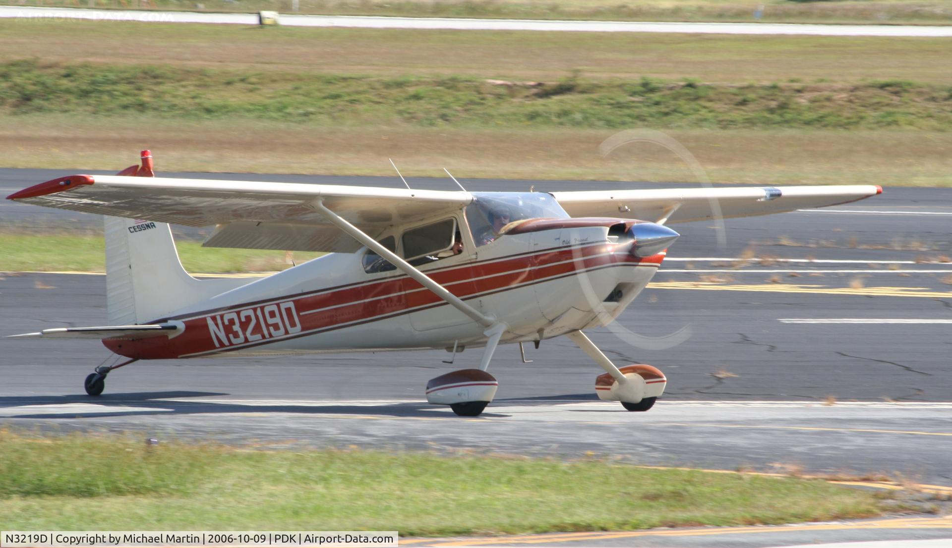 N3219D, 1955 Cessna 180 C/N 32017, Taildragger taxing to Runway 2L