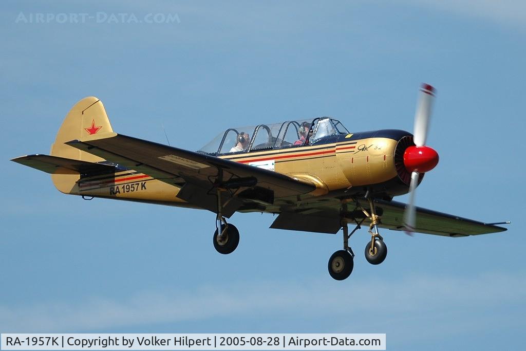 RA-1957K, Yakovlev Yak-52 C/N 822615, Yakovlev Yak-52