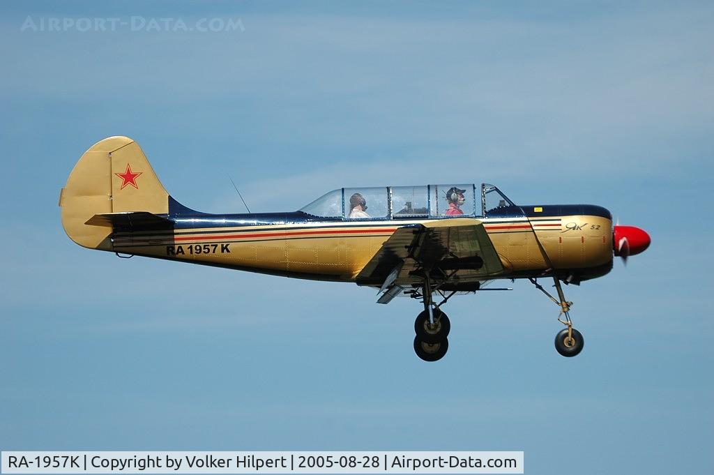 RA-1957K, Yakovlev Yak-52 C/N 822615, Yakovlev Yak-52