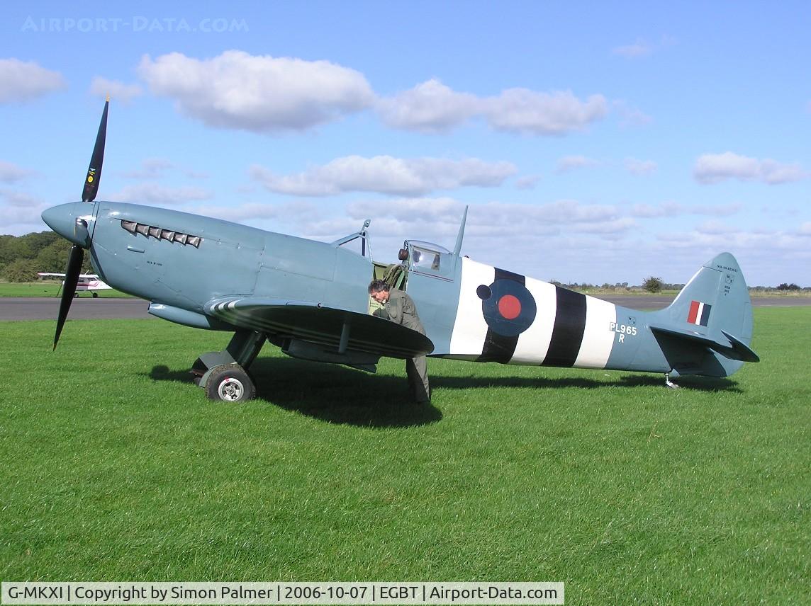 G-MKXI, 1944 Supermarine 365 Spitfire PR.XI C/N 6S/504719, Spitfire on a flying visit to Turweston