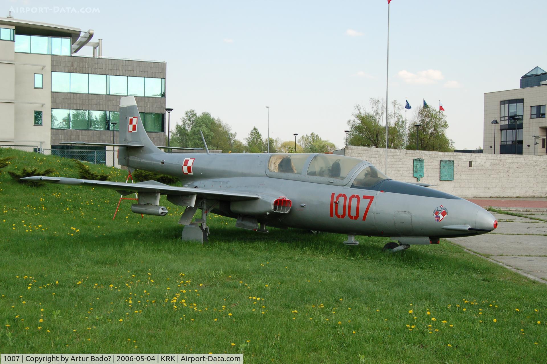 1007, PZL-Mielec TS-11 Iskra bis B C/N 1H-1007, Iskra