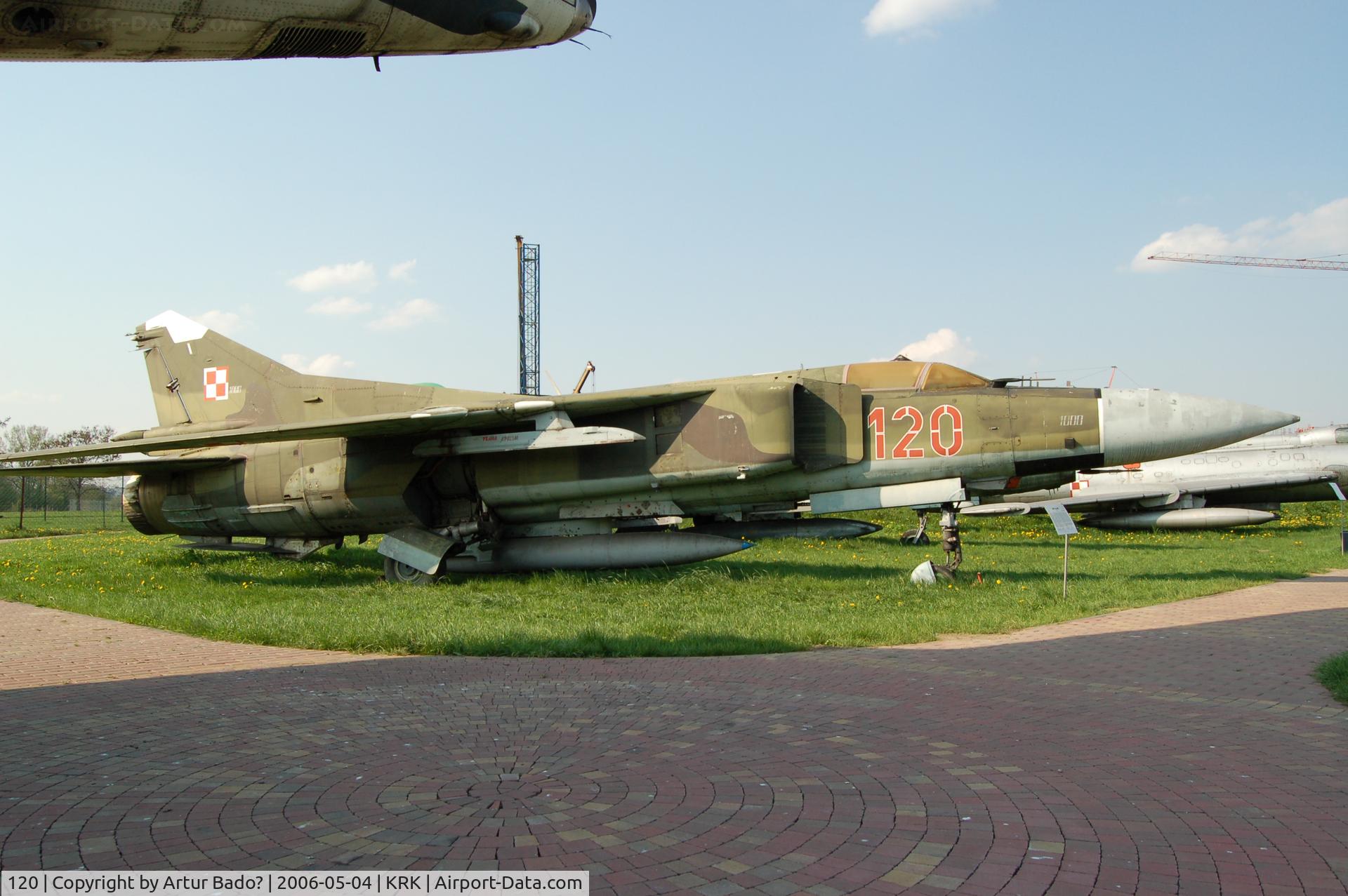 120, Mikoyan-Gurevich MiG-23MF C/N 0390217120, Poland Air Force
