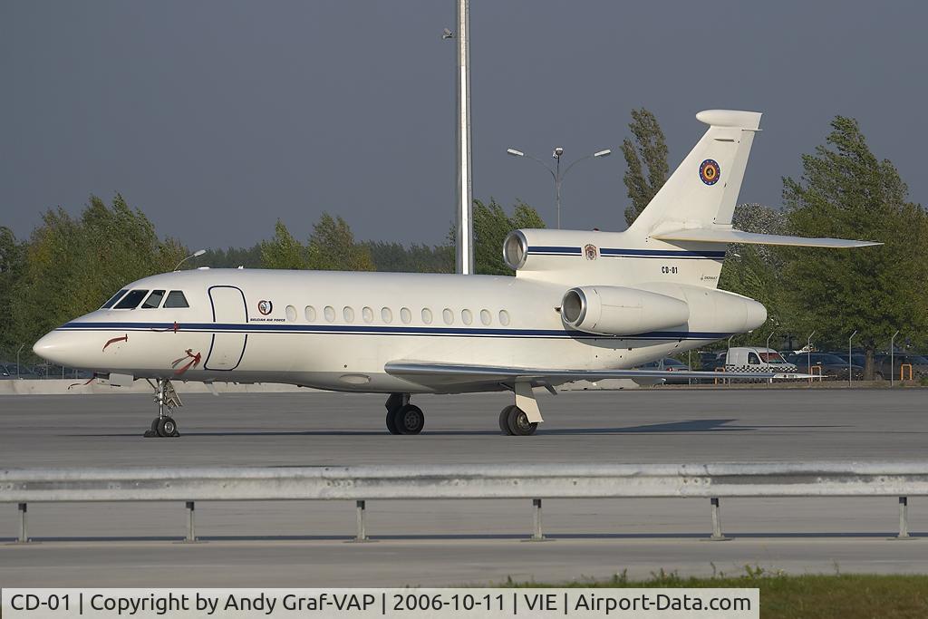 CD-01, 1991 Dassault Falcon 900B C/N 109, GAC West at Vienna International Airport.