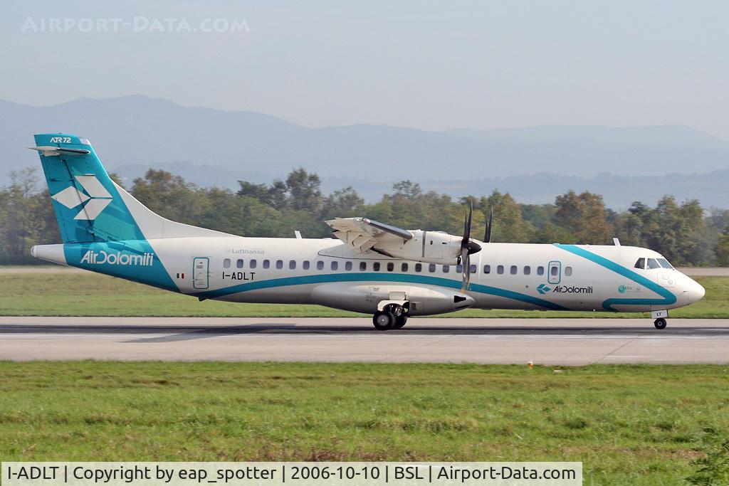 I-ADLT, 2000 ATR 72-212A C/N 638, departing runway 16 to MUC