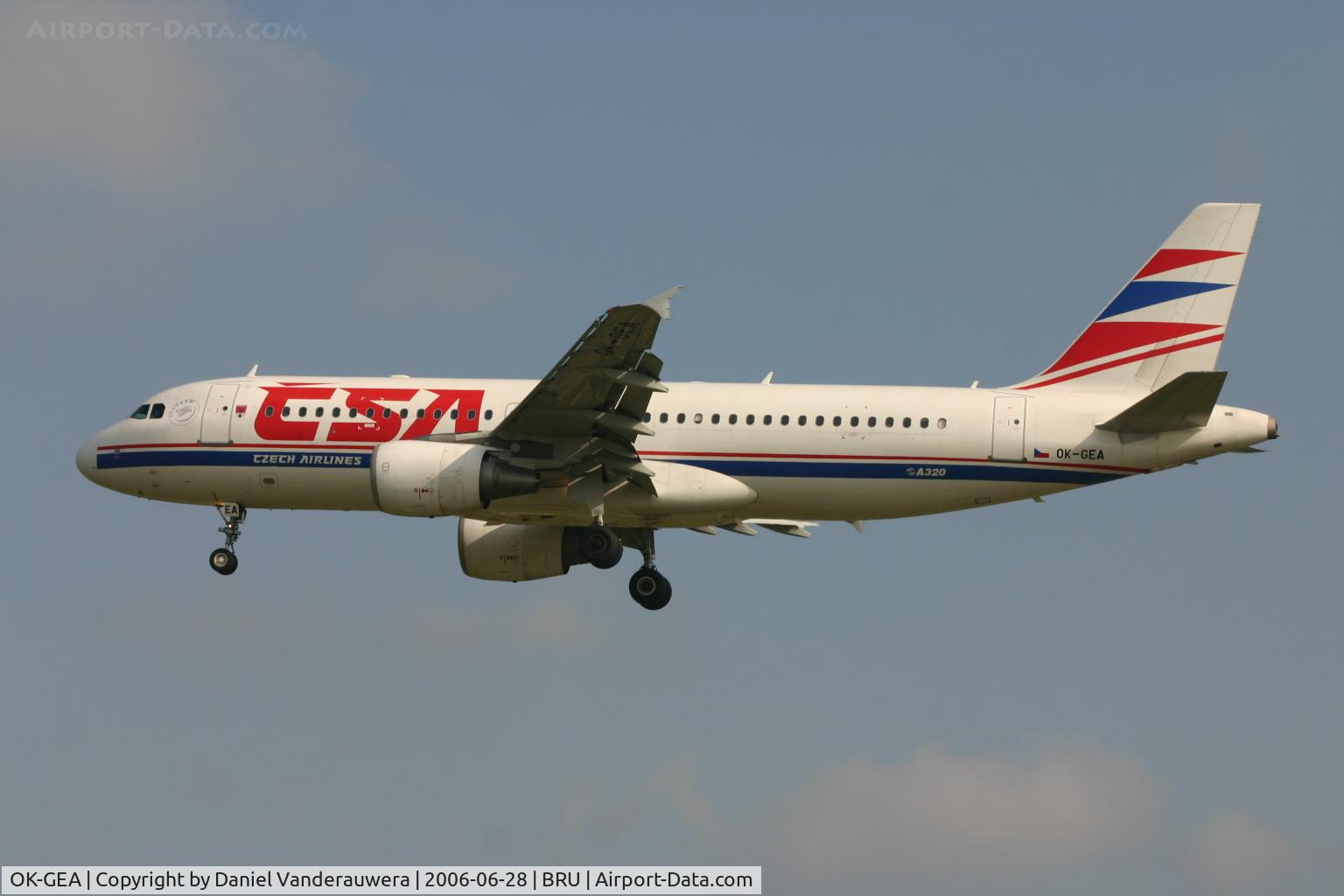 OK-GEA, 2001 Airbus A320-214 C/N 1439, arrival of flight OK630 (rwy 25L)
