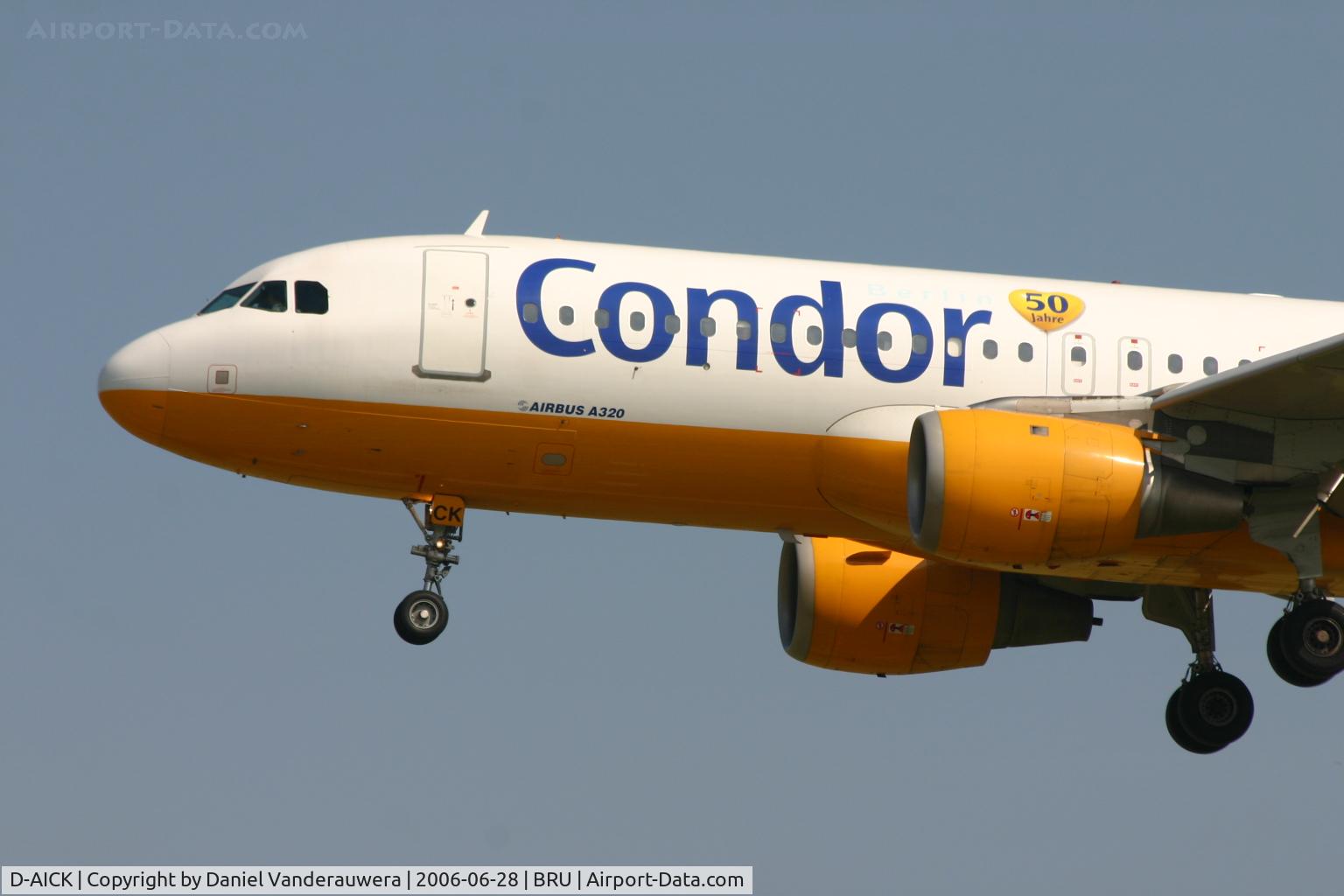 D-AICK, 2001 Airbus A320-212 C/N 1416, close-up