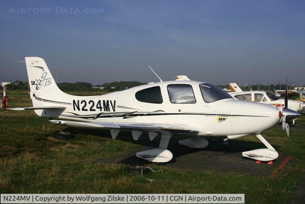 N224MV, 2006 Cirrus SR22 GTS C/N 1922, visitor