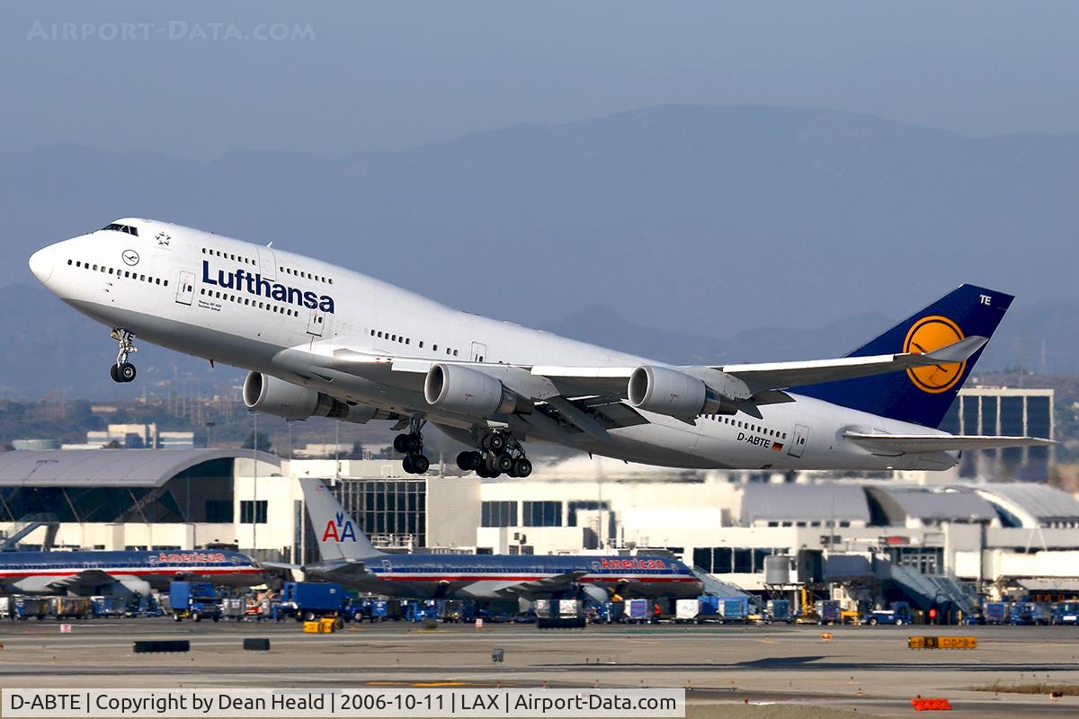 D-ABTE, 1991 Boeing 747-430M C/N 24966, Lufthansa D-ABTE (FLT DLH457) departing RWY 25R enroute to Frankfurt Main (EDDF).
