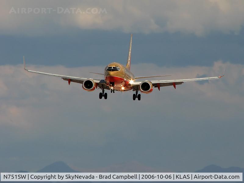 N751SW, 1999 Boeing 737-7H4 C/N 29803, Southwest Airlines / 1999 Boeing 737-7H4