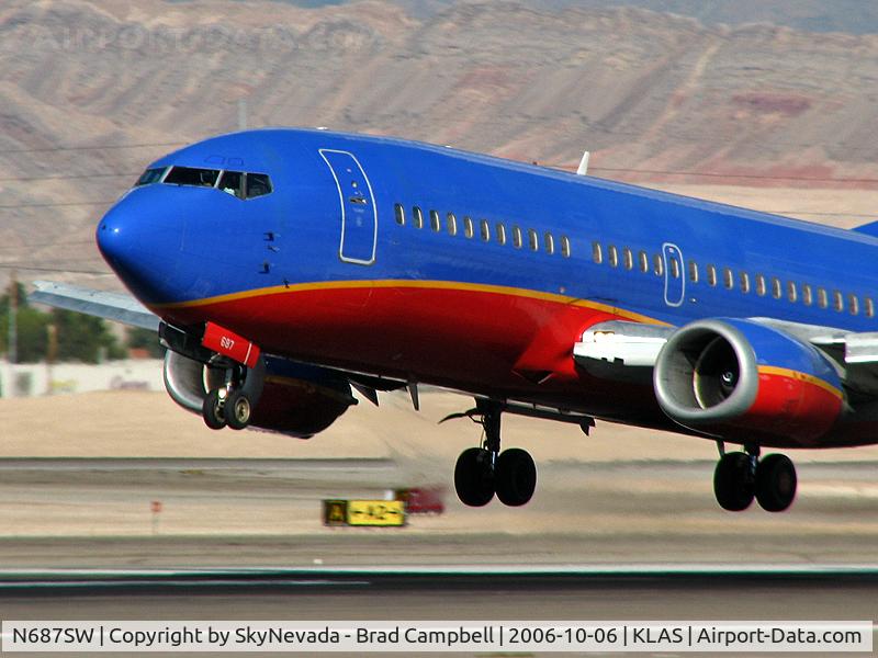 N687SW, 1986 Boeing 737-3Q8 C/N 23388, Southwest Airlines / 1986 Boeing 737-3Q8 / What a cruddy photo but one I need for my collection.