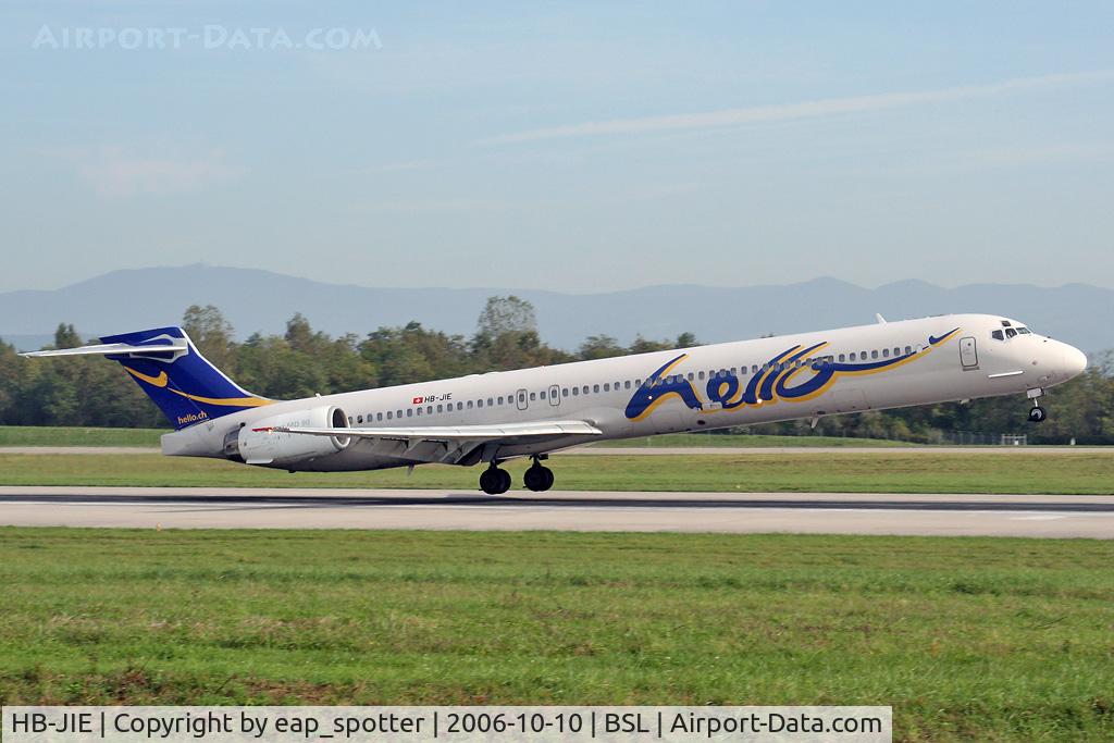 HB-JIE, 1996 McDonnell Douglas MD-90-30 C/N 53461, landing on runway 15 arriving from Heraklion