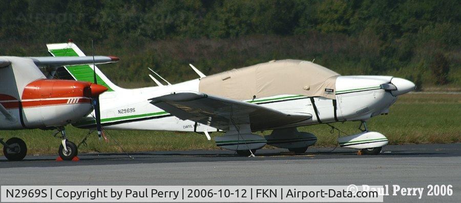 N2969S, 1979 Piper PA-28-181 C/N 28-8090013, Flooded Franklin hosting some long-distance wings