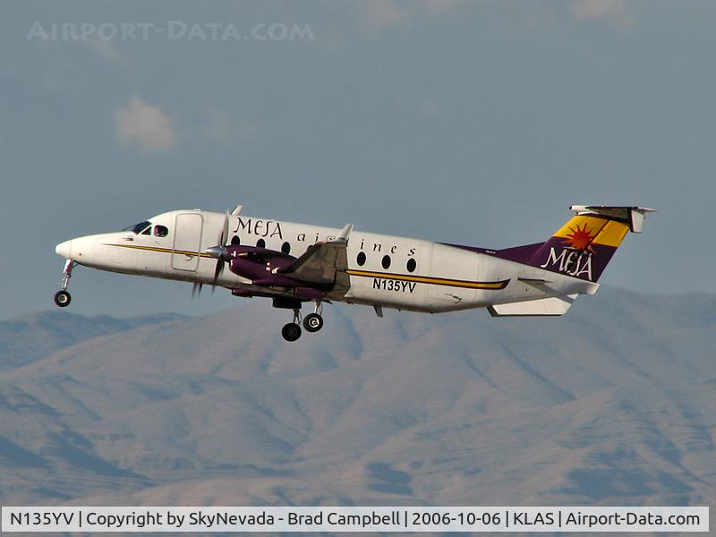 N135YV, 1995 Beech 1900D C/N UE-135, Mesa Airlines / 1995 Beech 1900D