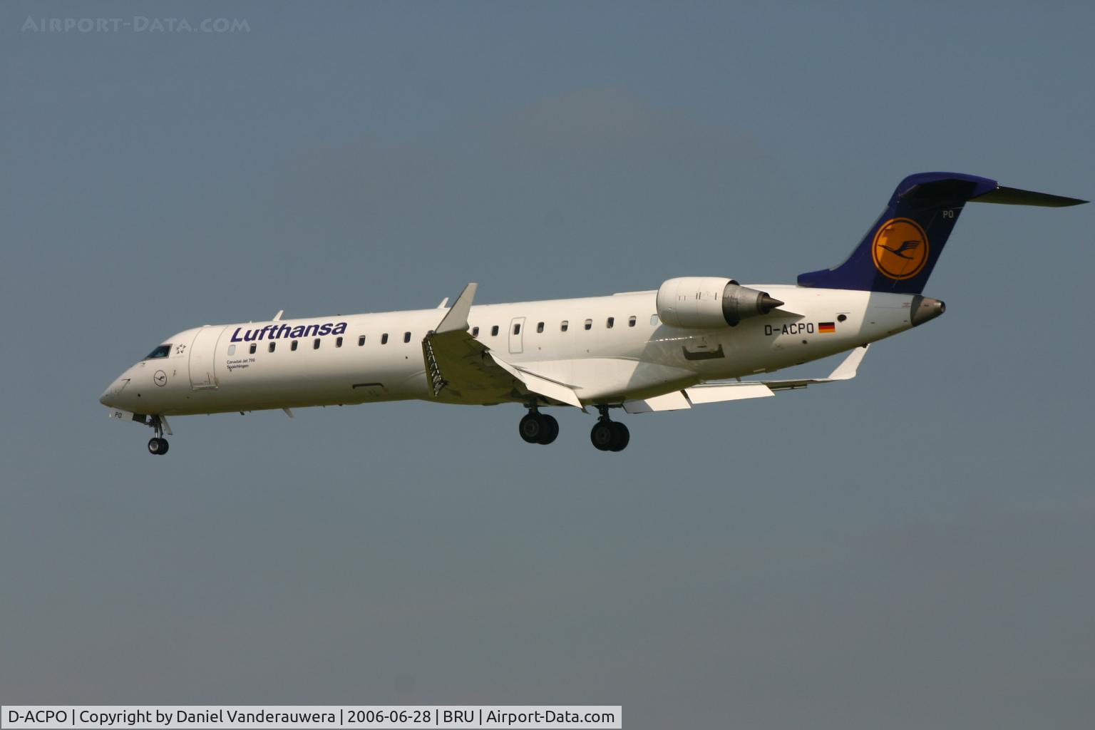 D-ACPO, 2003 Canadair CRJ-701ER (CL-600-2C10) Regional Jet C/N 10085, descending to rwy 25L
