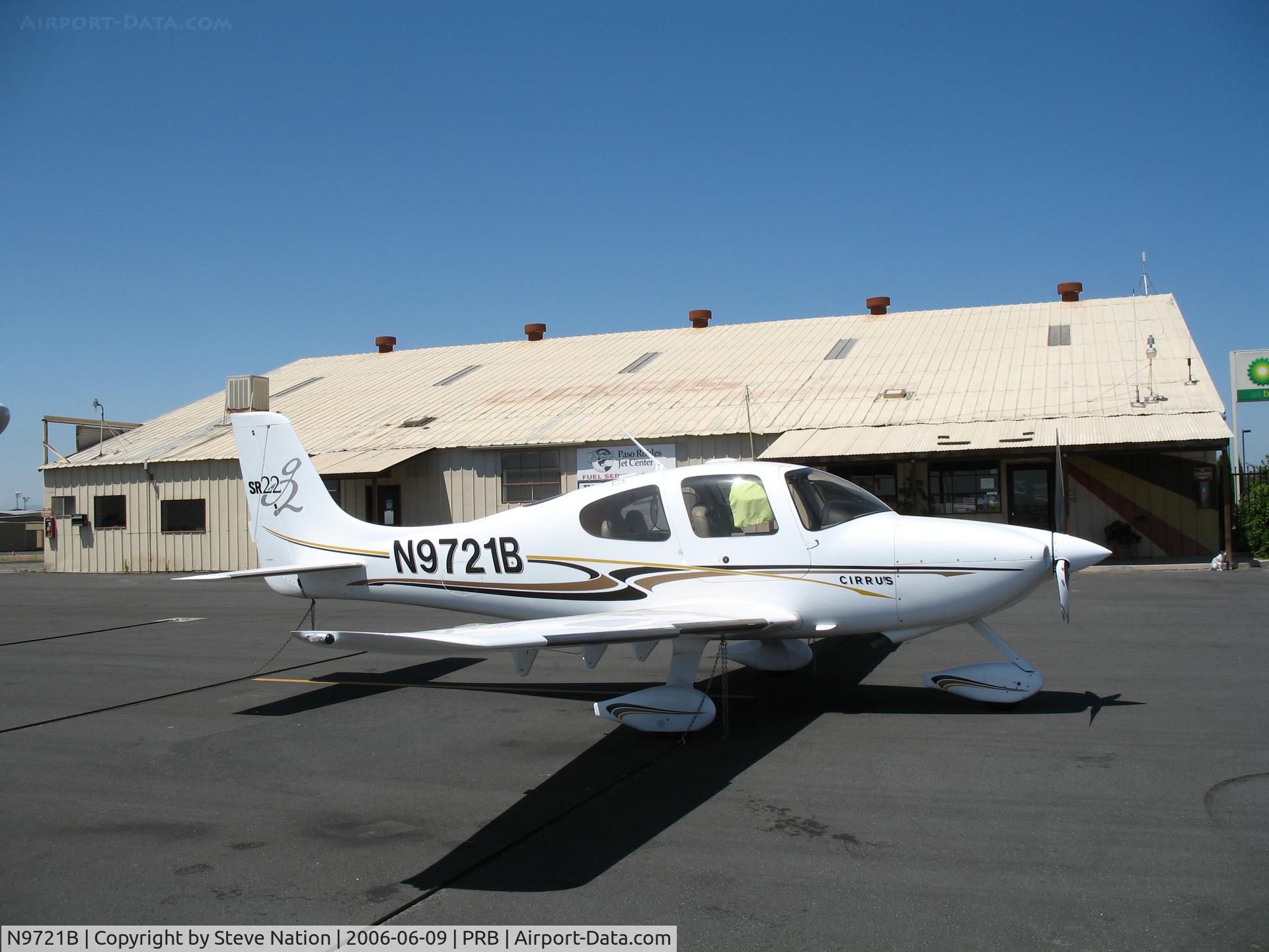N9721B, 2004 Cirrus SR22 C/N 1004, Socket Source 2004 Cirrus Design SR22 @ Paso Robles Municipal, CA